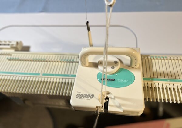 LK-100n foldable knitting machine