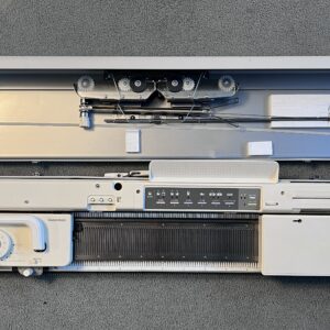 Silver Reed SK581 lid open