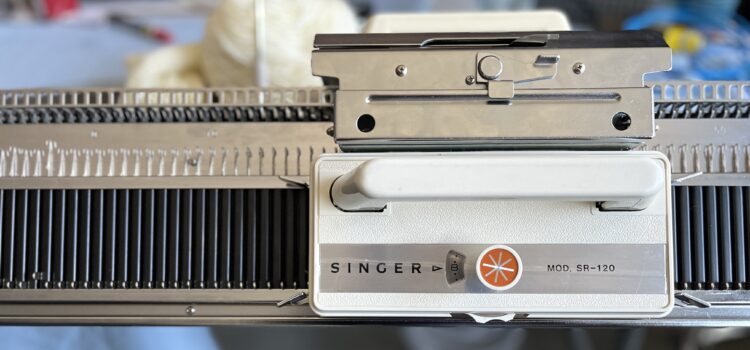 Silver Reed SR-120 Knitting Machine attachment