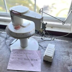 Singer DL 1000 linking knitting machine (Tested & Working)